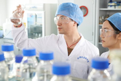 光明乳业携手华熙生物 以生物科技研发开辟女性健康乳品新赛道